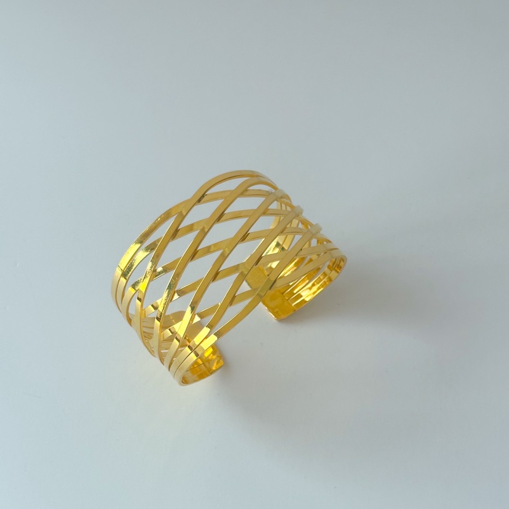 24K gold plated Twisted Cuff
